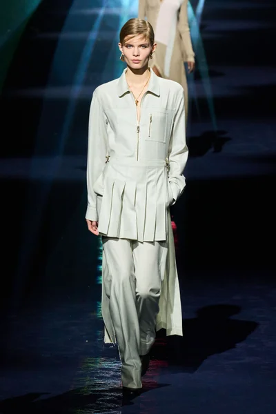 Look 23